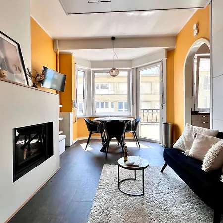 Apartment 1 Min Beachfront & Sea View Sleeps 6 *