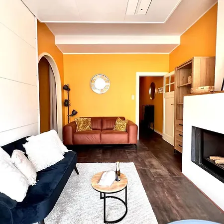 1 Min Beachfront & Sea View Sleeps 6 Apartment De Panne