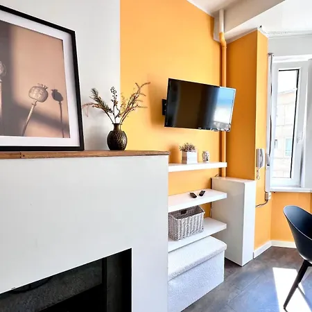 Apartment 1 Min Beachfront & Sea View Sleeps 6
