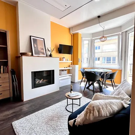 Apartment 1 Min Beachfront & Sea View Sleeps 6 *