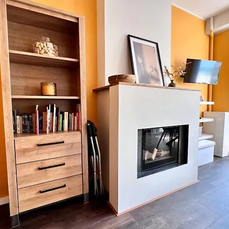 1 Min Beachfront & Sea View Sleeps 6