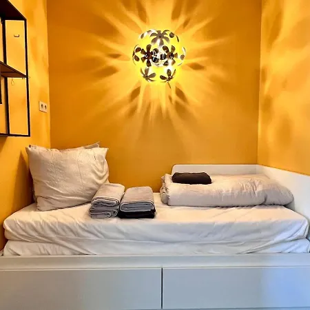 Apartment 1 Min Beachfront & Sea View Sleeps 6 *