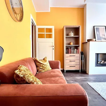 Apartment 1 Min Beachfront & Sea View Sleeps 6 *