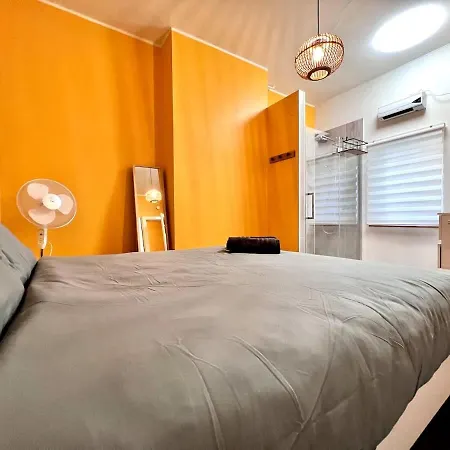 1 Min Beachfront & Sea View Sleeps 6