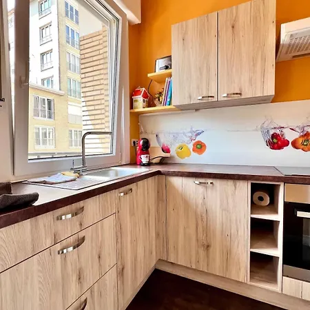 Apartment 1 Min Beachfront & Sea View Sleeps 6