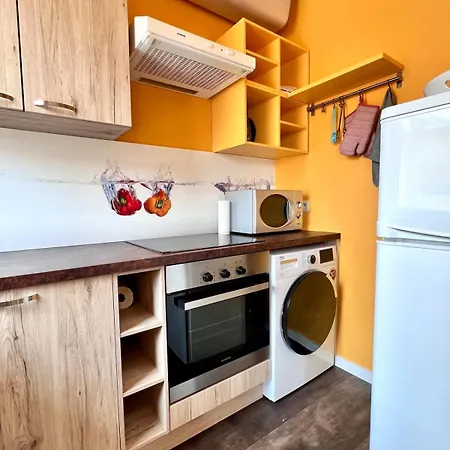 Apartment 1 Min Beachfront & Sea View Sleeps 6
